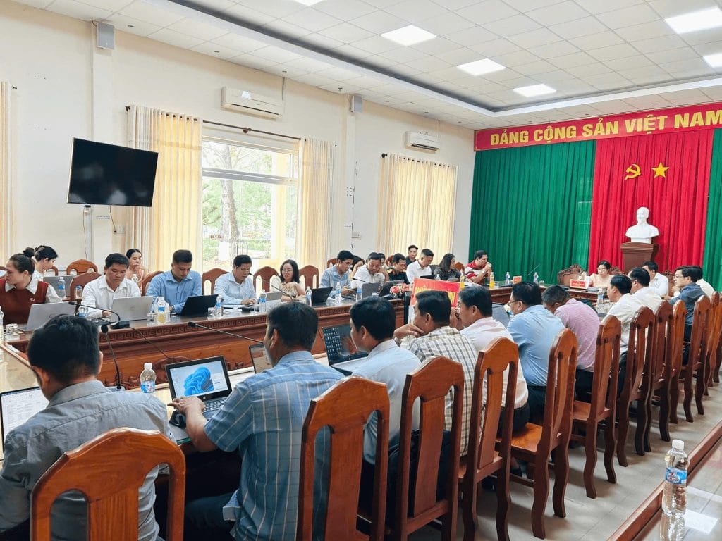 Tập huấn chuyển đổi số tại phường Long Bình